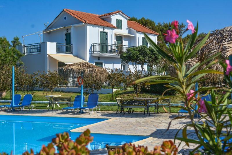 Xi Beach XI Village מראה חיצוני תמונה