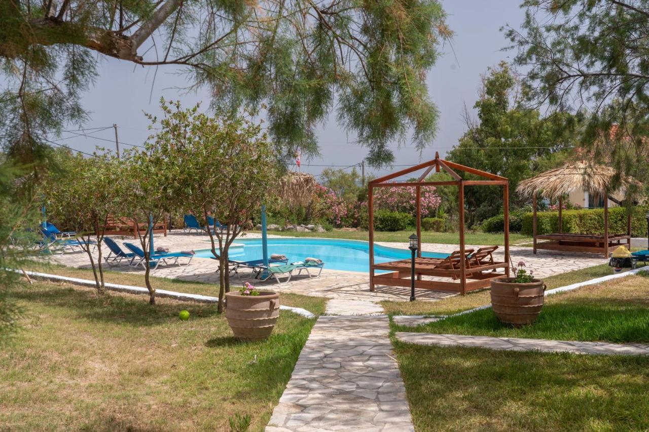 Xi Beach XI Village מראה חיצוני תמונה