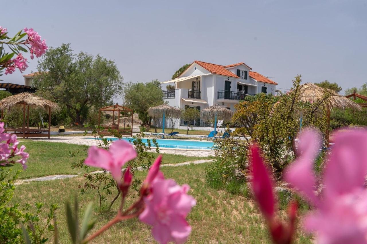 Xi Beach XI Village מראה חיצוני תמונה